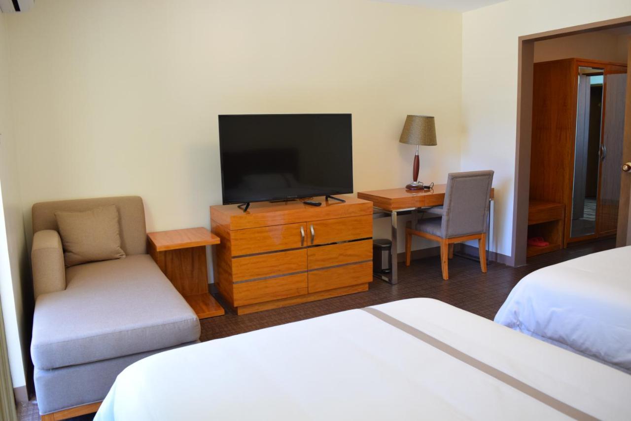 Saipan Beach Hotel Экстерьер фото
