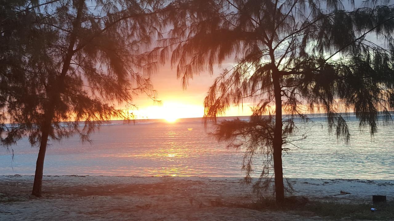 Saipan Beach Hotel Экстерьер фото